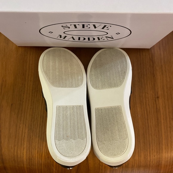 Steve Madden Ecentrcq Shoes - Picture 2 of 4